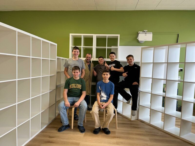 Kooperation mit der VS: Möbelbau-Projekt